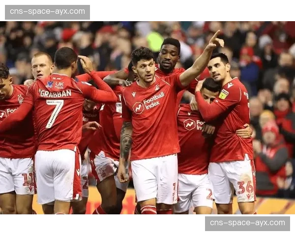 曼联官方确认，队内两名主力球员因伤缺席周末对阵热刺的关键战