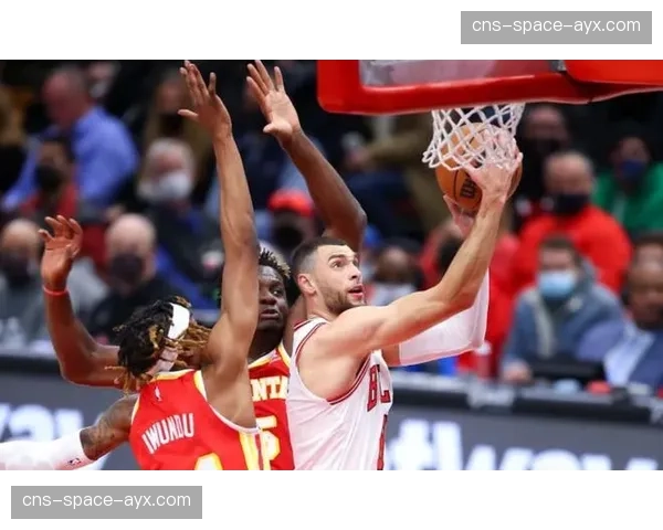 比赛述评:公牛负于老鹰,球队在边路进攻选择上暴露决策问题 比赛述评:公牛负于老鹰,球队在边路进攻选择上暴露决策问题